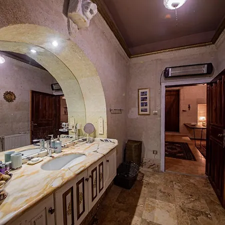 Tabal Cave Hotell 2*